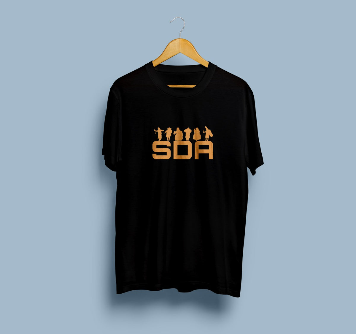 Polo negro SDA personajes color cobre - Colección SDA General